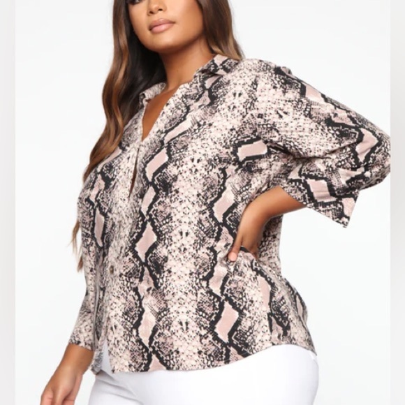 Fashion Nova Chic Snake Print Top - Picture 7 of 9